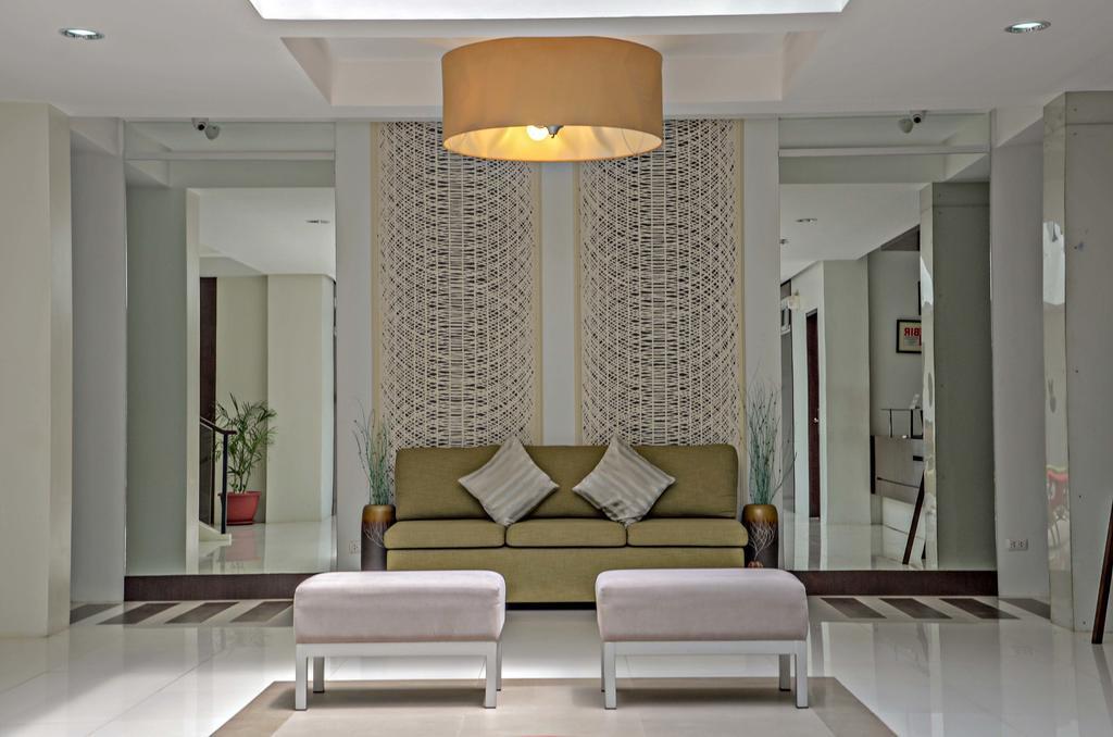 Empire Suites Hotel Puerto Princesa Bagian luar foto