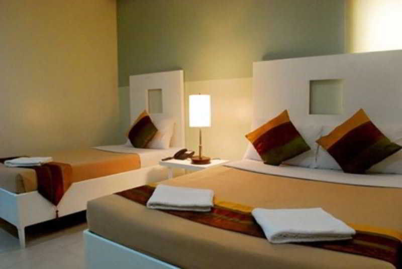 Empire Suites Hotel Puerto Princesa Bagian luar foto